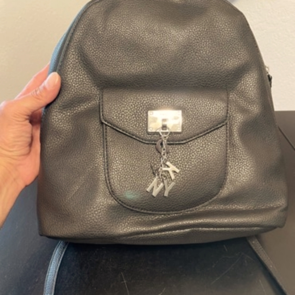 DKNY/ black leather/ backpack